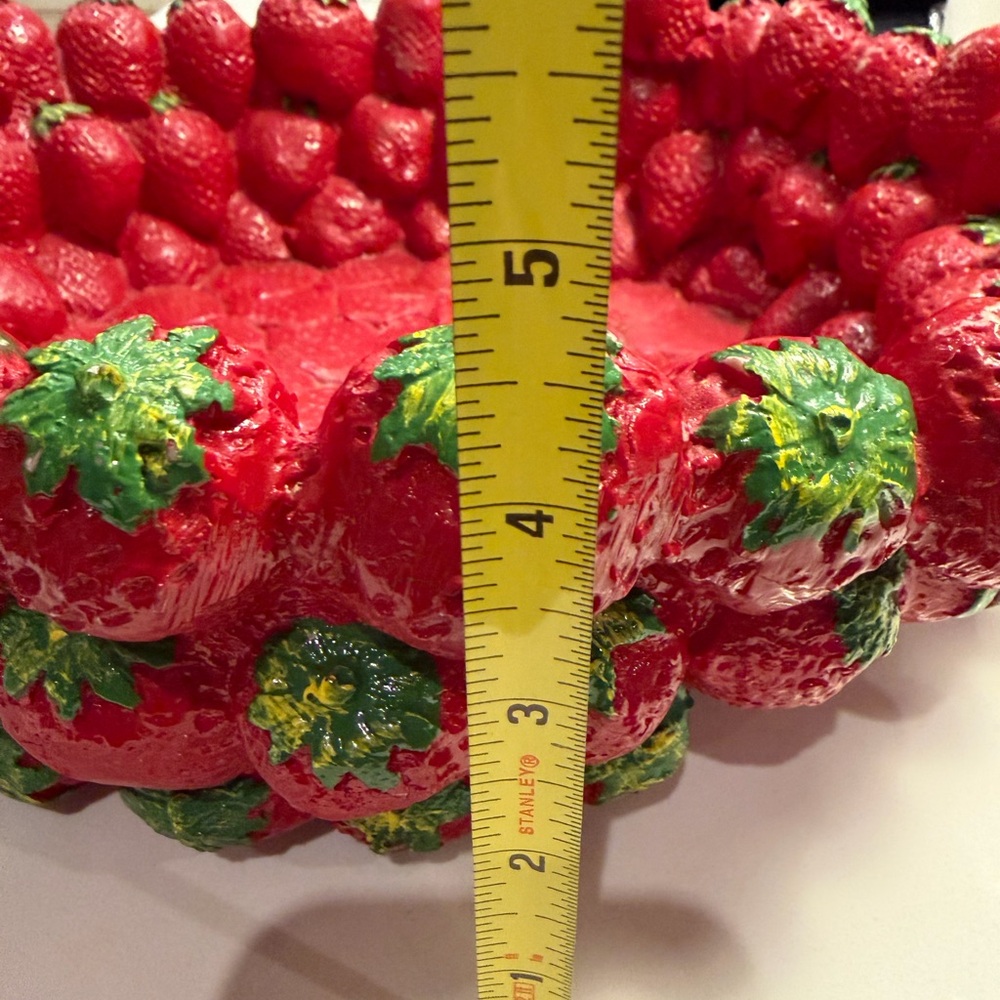 Strawberry Shaped Decorative Bowl Vintage - Picture 5 of 5